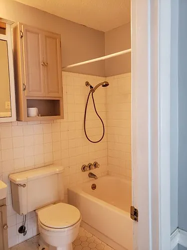 204 Longwood Ln Photo 1