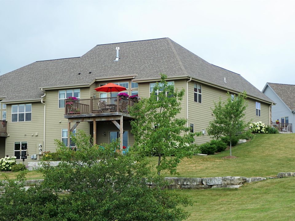 1st image of 823 Conifer Ct #46-1