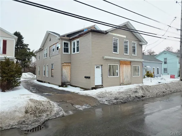 92 Main St, New York Mills, NY 13417