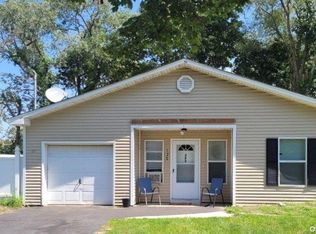 723 Macdonald Ave, Bellport, NY 11713