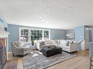 34 Surrey Dr, Plymouth, MA 02360