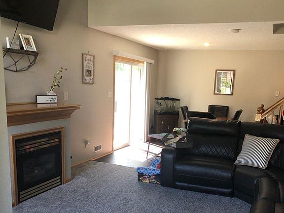 5th image of 6855 Woodland Ave Unit 1007
