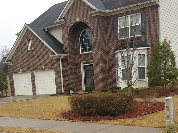 Front view of house.