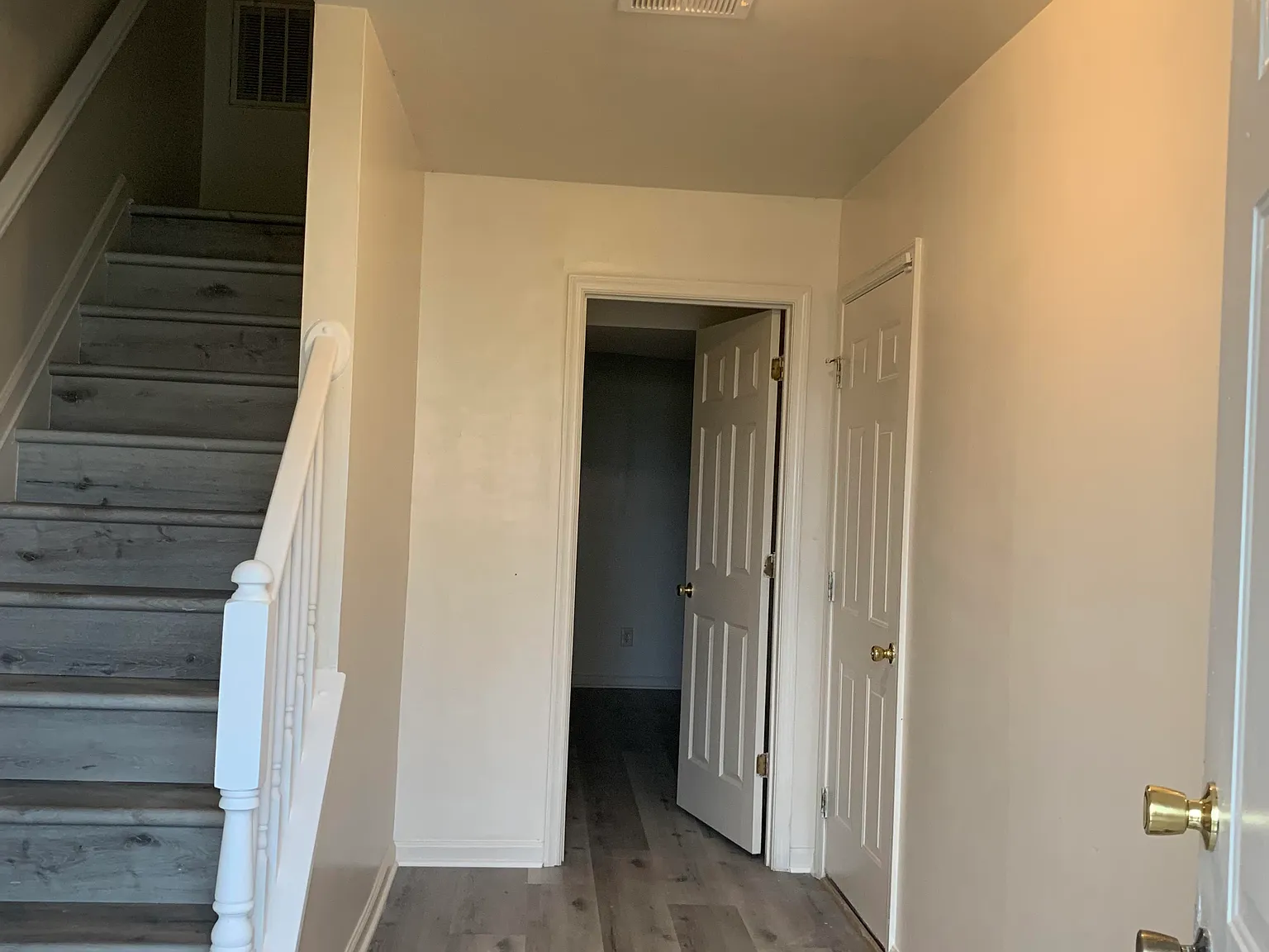 202 Pony Cir — Photo 2