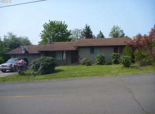 305 NE 5th St, Oakland, OR 97462