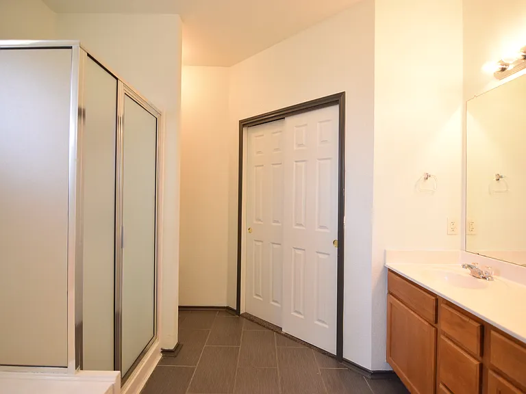 4903 Golden Gate Dr — Photo 24