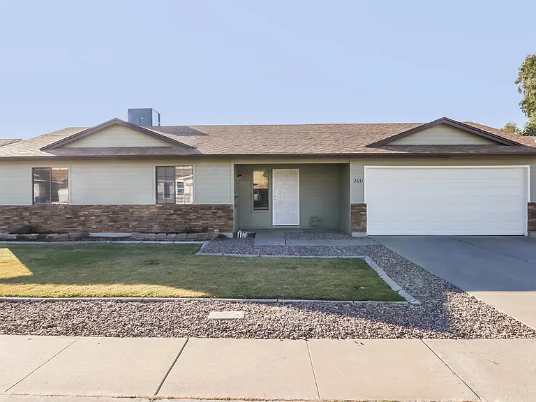 2641 E Isabella Ave — Photo 1