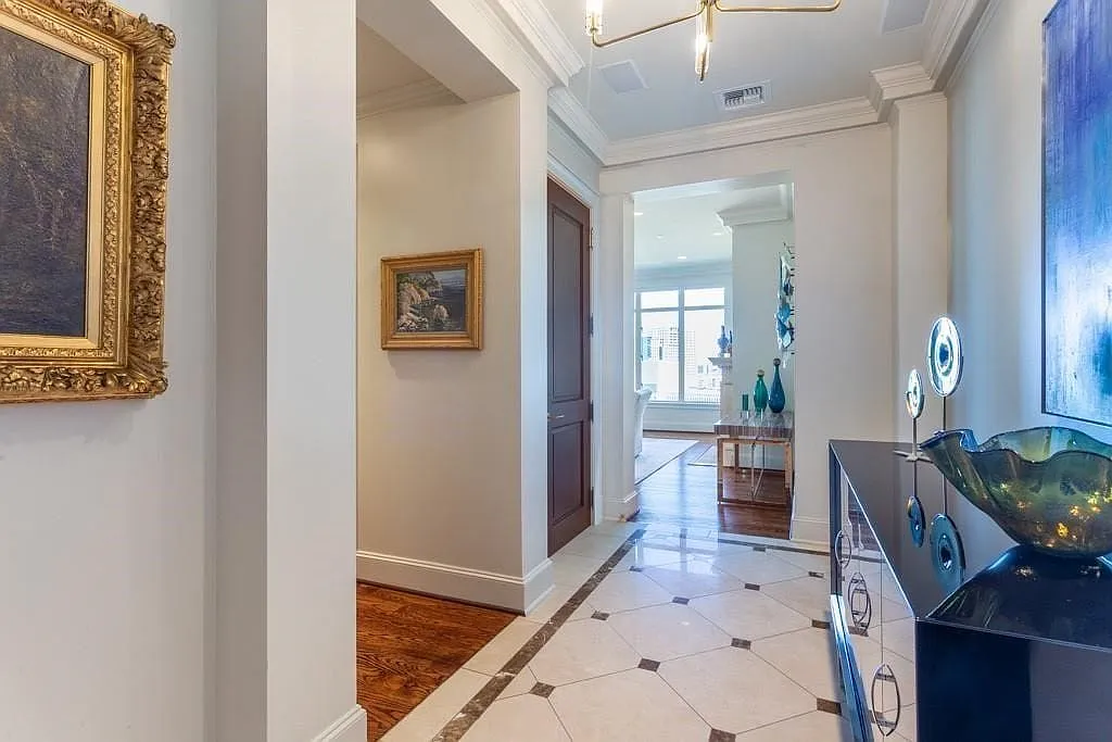 2 bed, 2.5 bath, 2589 sqft, $13,000 — Photo 4