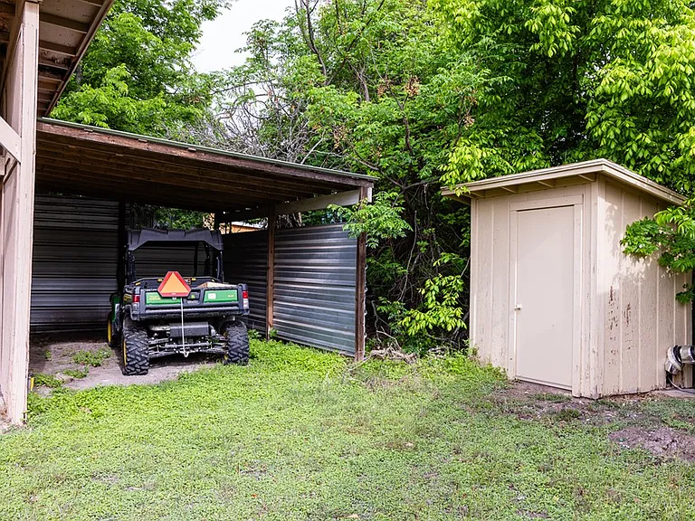 123 FM 480 — Photo 34