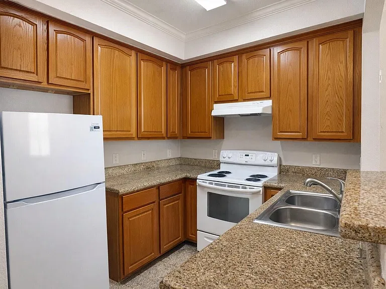 9400 Bellaire Blvd #205 — Photo 13
