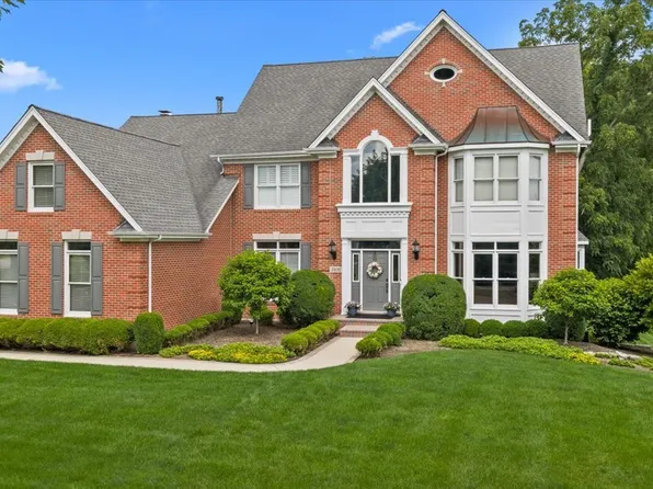 3406 Greenwood Ln, Saint Charles, IL 60175