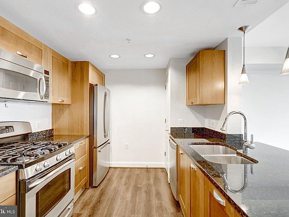4th image of 2451 Midtown Ave APT 1502