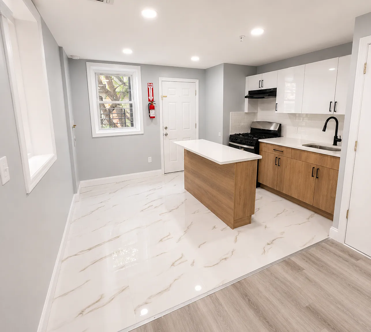 4 bed, 1.5 bath, 800 sqft, $2,550 — Photo 1