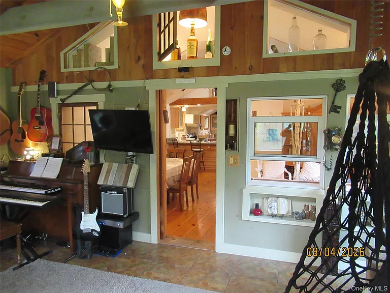 463 Mountain Rd — Photo 14