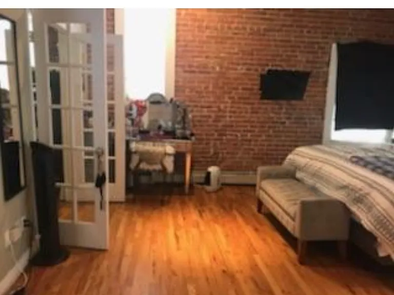 2557 N Clarkson St — Photo 11