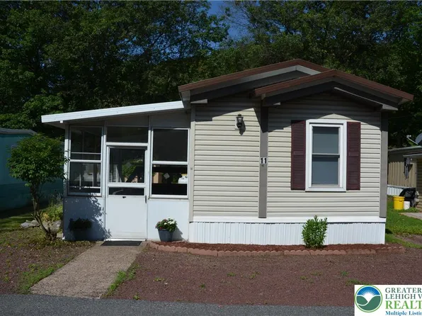 11 Indian Trl, Wind Gap, PA 18091