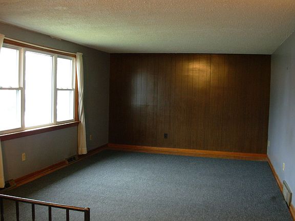 Hardwood floor & newer windows in living rm