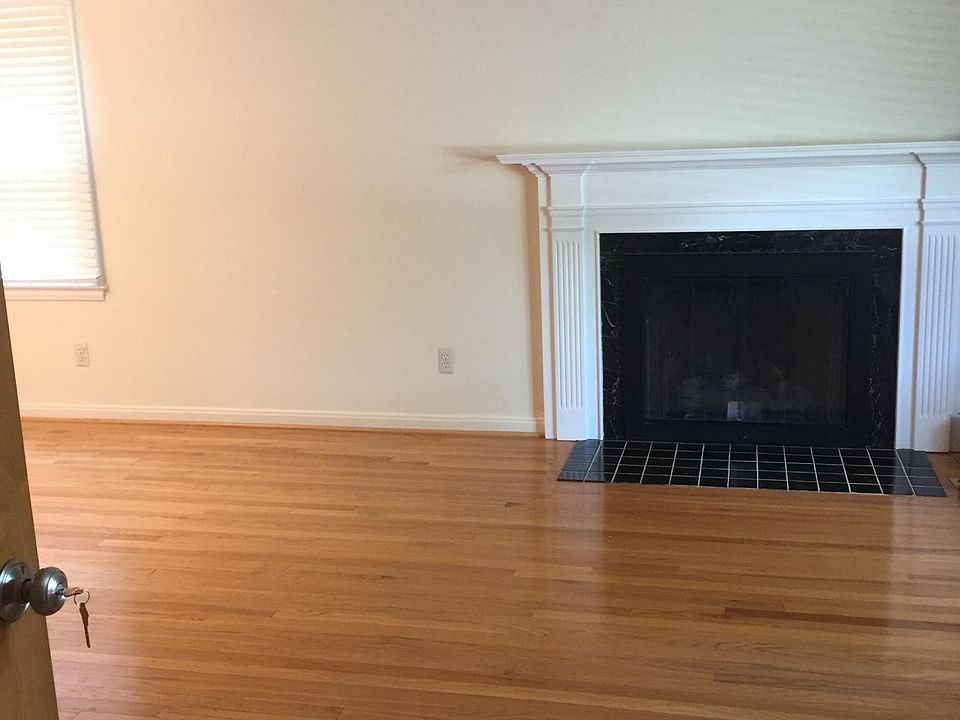 1st image of 212 Catalpa Dr