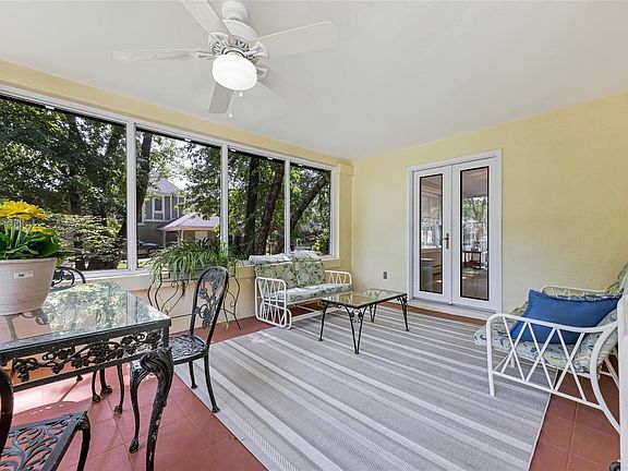 5th image of 476 Hawthorne Ave