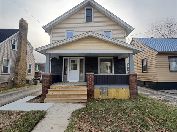 321 W Wood St, Lowellville, OH 44436