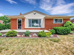 4583 E Thirteen Mile Rd, Warren, MI 48092