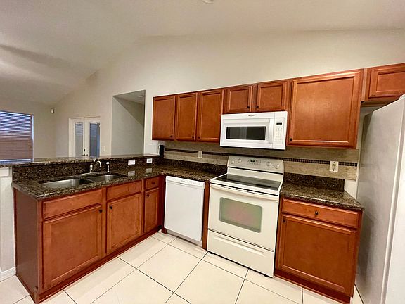 5th image of 11829 Whisper Creek Dr