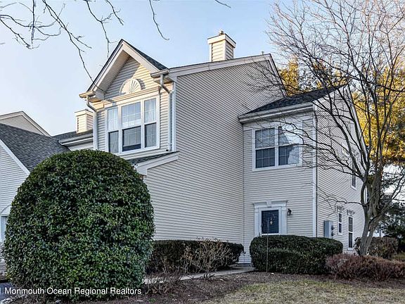 2nd image of 1 Park Knoll Dr #1