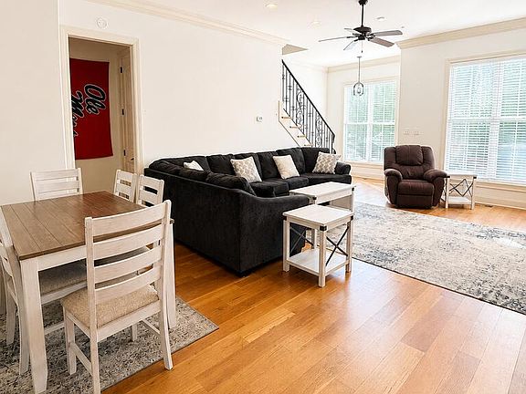 5th image of 633 Bickerstaff Ln