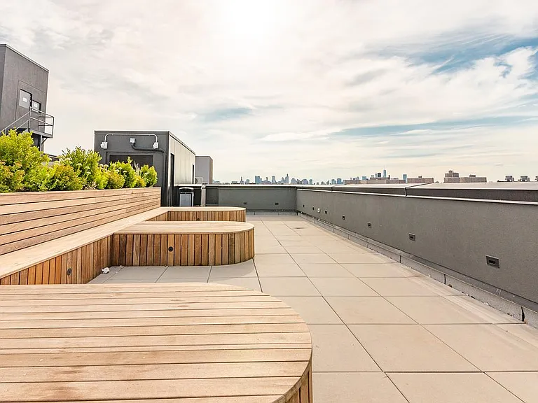 824 Lexington Ave #4I — Photo 8