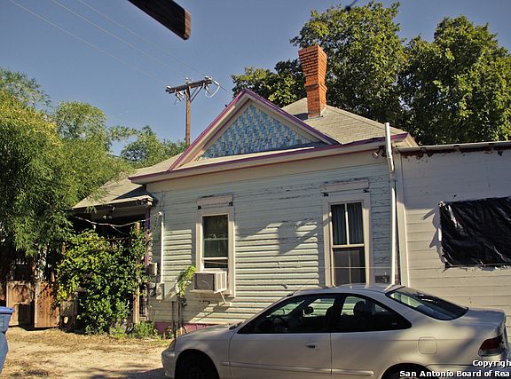 5th image of 1219 N Flores St