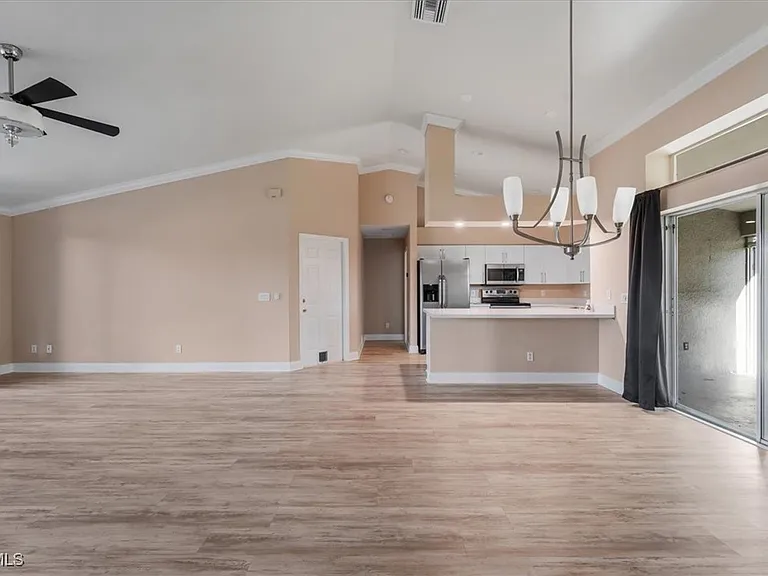 234 Pullman St — Photo 37
