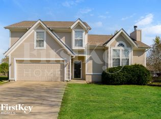 21517 W 50th St, Shawnee, KS 66226