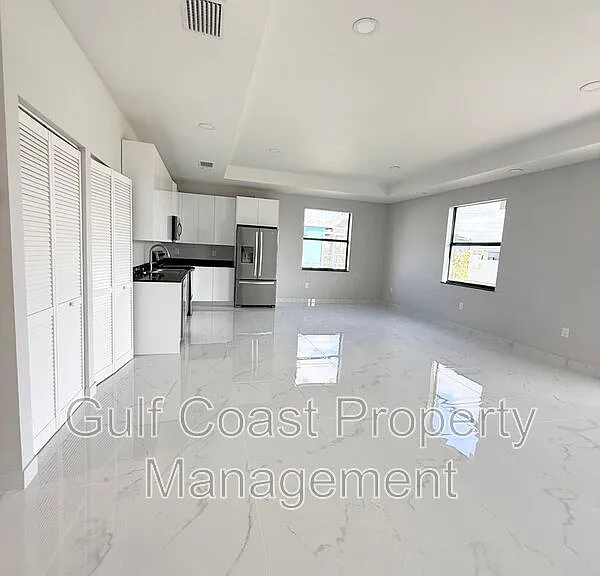 219 NW 23rd Ter — Photo 7