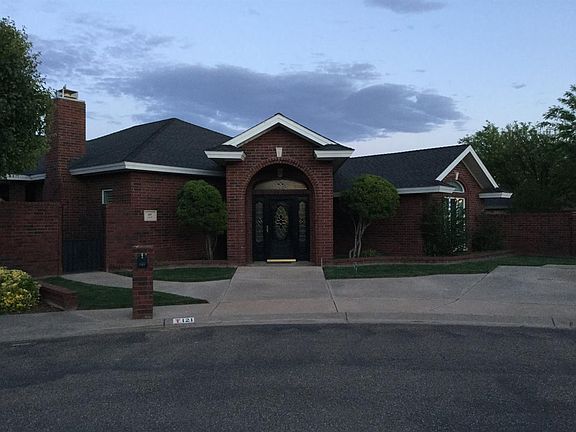 3rd image of 121 Fannin Ave