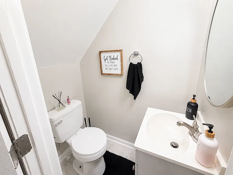 4610 Chiswell Dr — Photo 3