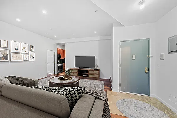 Rented by Vector New York, LLC | media 6