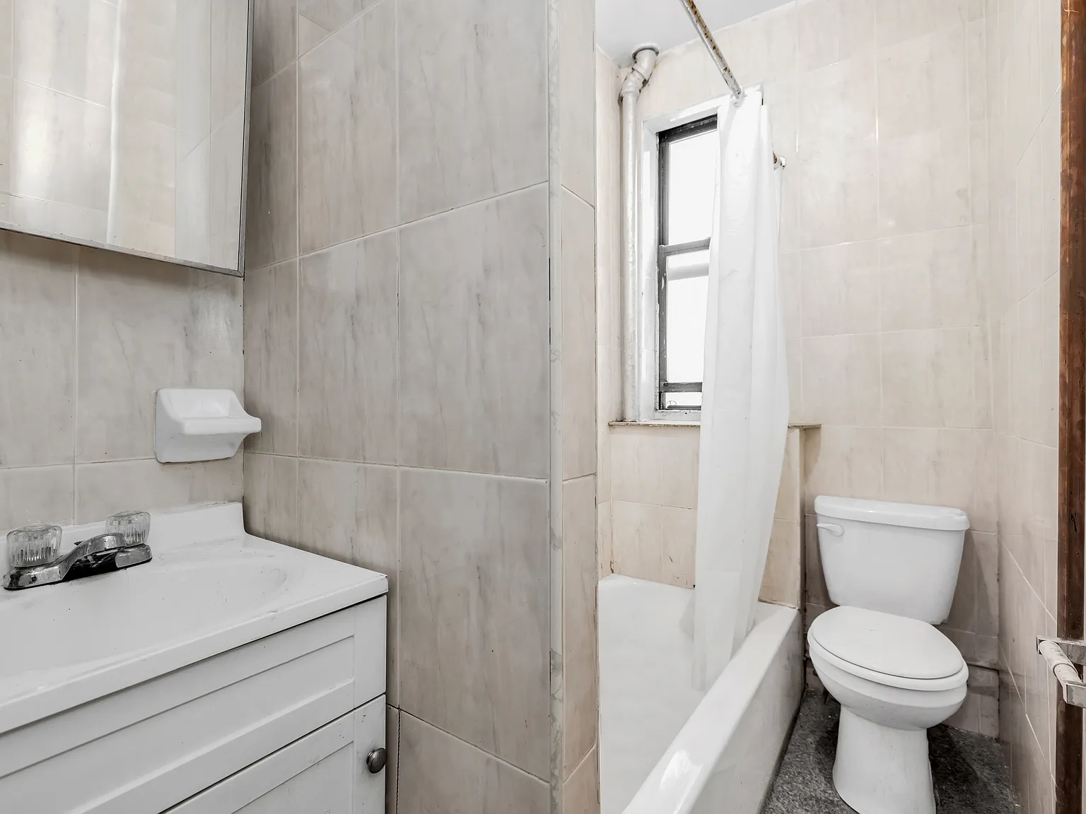 142 South 9th Street — Photo 4