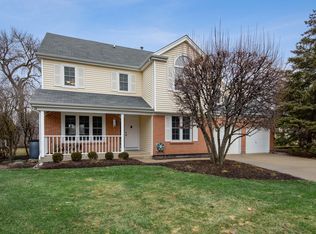 8 Chestnut Ct E, Buffalo Grove, IL 60089