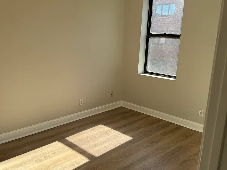 224 Hanover St #11 — Photo 18