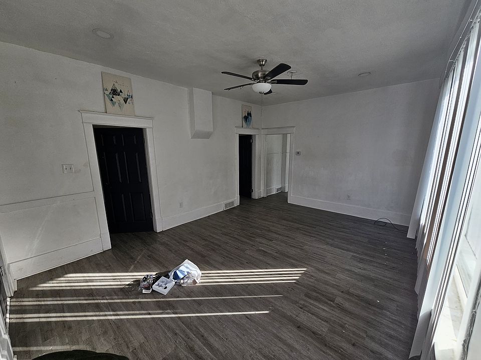 Lain living area