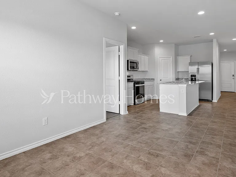 9449 Golden Tree Ave — Photo 4