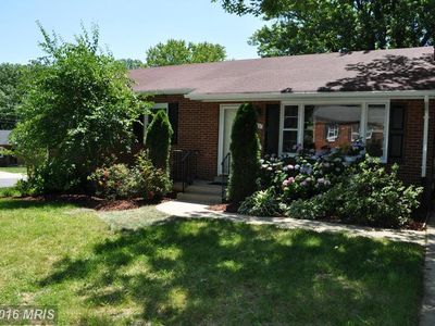 4200 Oxford Dr, Suitland, MD, 20746
