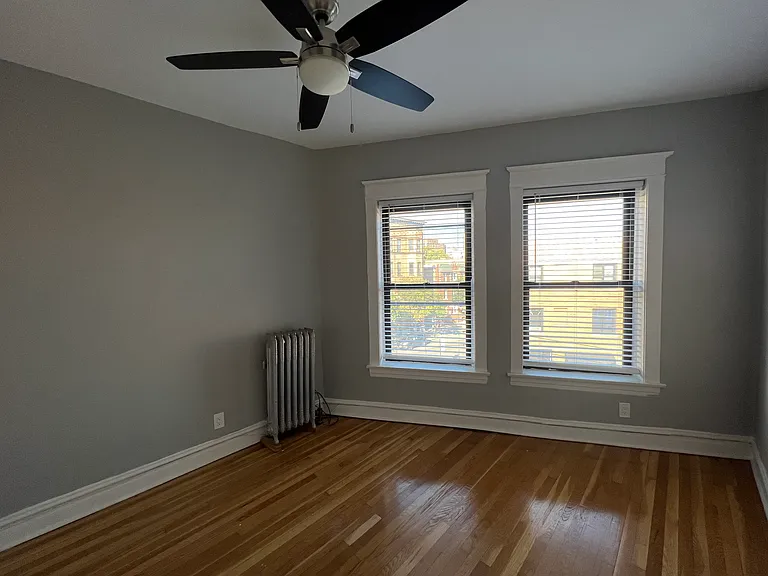 2918 N Clark St #2 — Photo 6