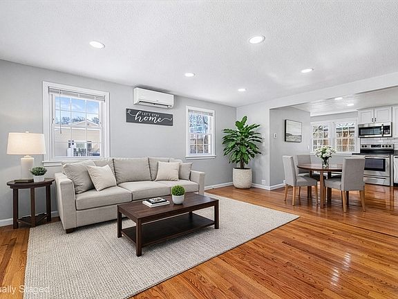 2nd image of 235 Starling Rd