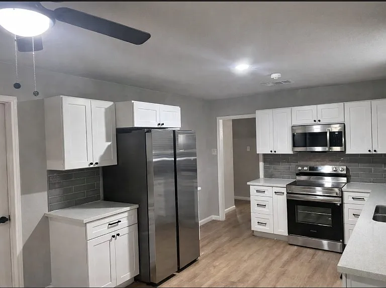 806 E Mountain St — Photo 4