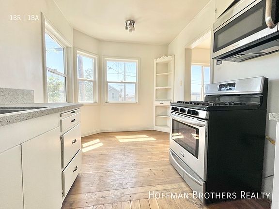 4th image of 1912 Cimarron St #A