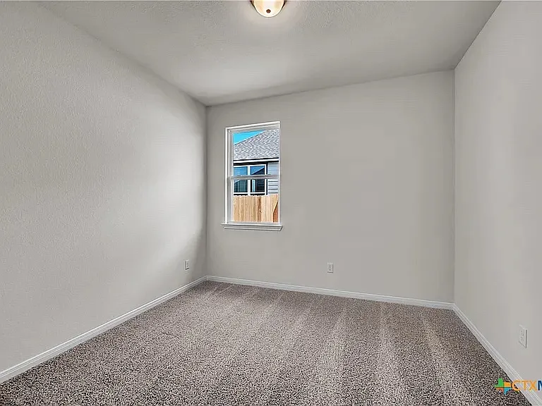 4 bed, 1799 sqft, $2,200 — Photo 3