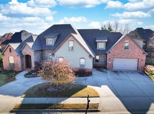 6904 Balmoral Dr, Rogers, AR 72758