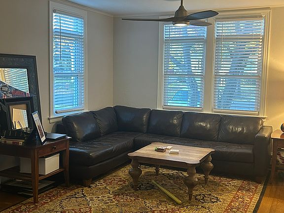 Living room / TV room