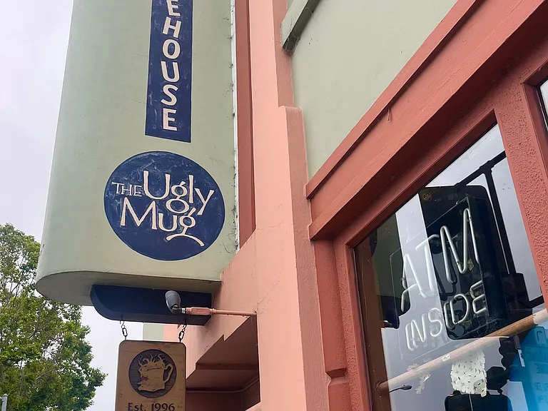 W Walnut St — Photo 19